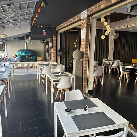 Lotus Art Guesthouse Pattaya Bagian luar foto