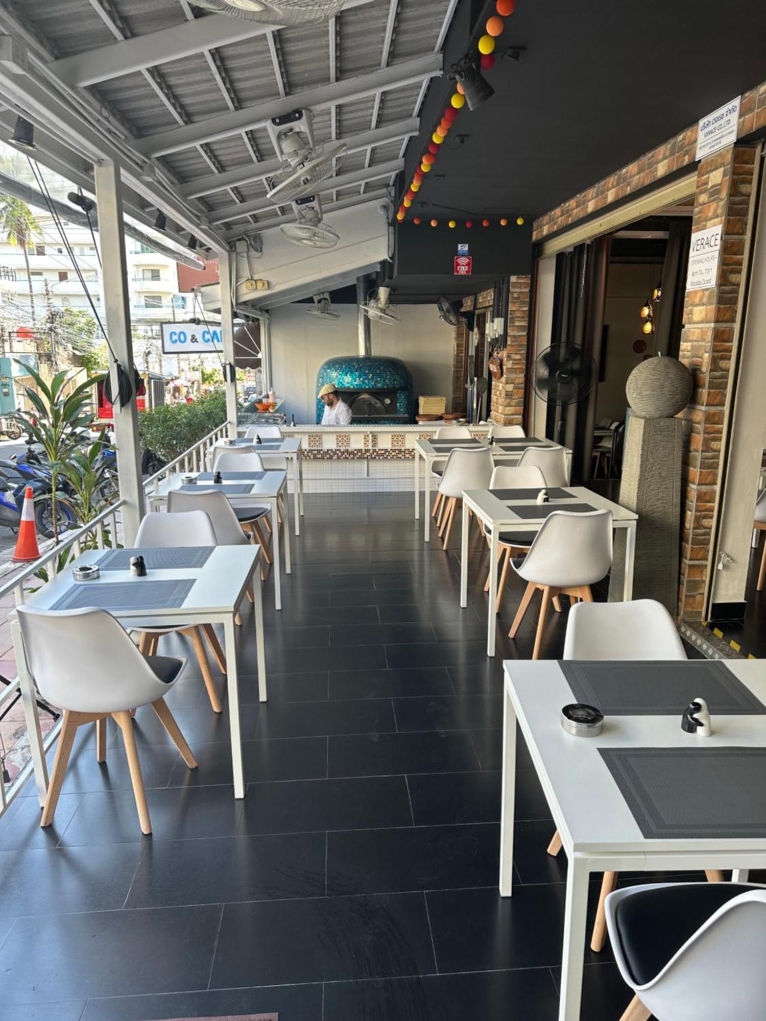 Lotus Art Guesthouse Pattaya Bagian luar foto