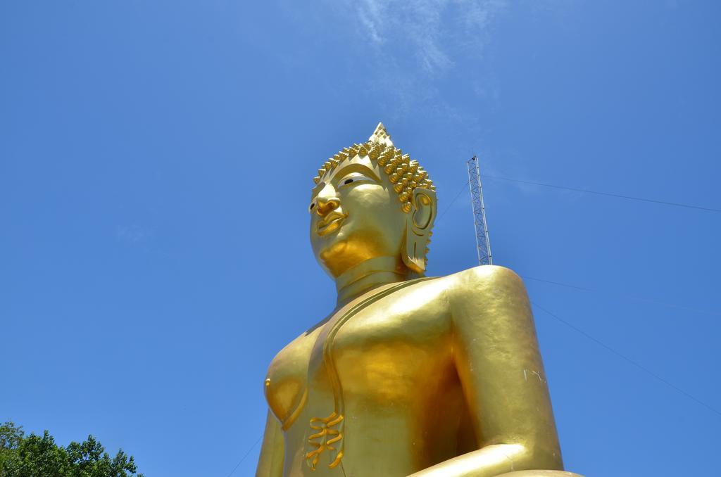 Lotus Art Guesthouse Pattaya Bagian luar foto