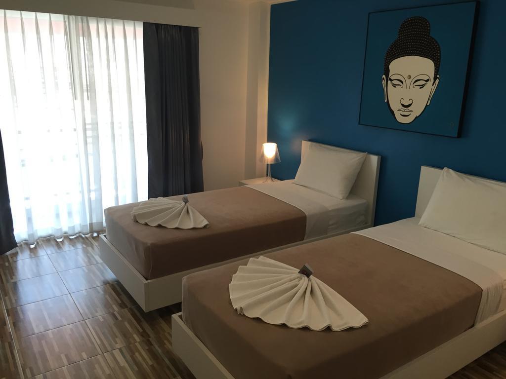 Lotus Art Guesthouse Pattaya Bagian luar foto
